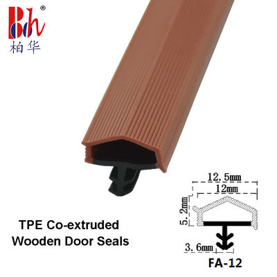 La couleur rouge-brun le joint de porte qu'en bois dépouille le cachetage de porte de bande Weatherstripings dépouille 12*5mm