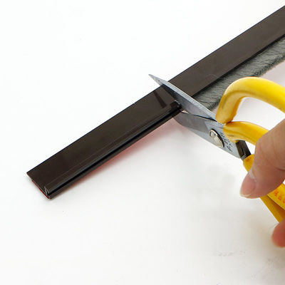 PVC inférieur de bande de joint de porte avec Woolpile