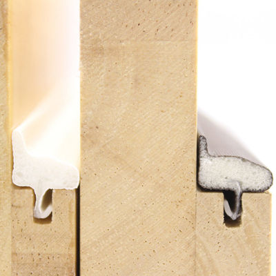 Le joint insonorisé de mousse d'unité centrale dépouille le type de revêtement bord biseauté pour les portes et la fenêtre