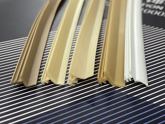 Joints étanches de calfeutrer de PVC d'ODM pour le conseil de bordage en bois 9.7*9.5mm