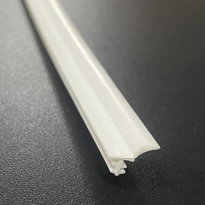 Joints étanches de calfeutrer de PVC d'ODM pour le conseil de bordage en bois 9.7*9.5mm