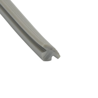 Bande en caoutchouc 7*5mm de PVC d'OEM pour le vêtement Hang Bar