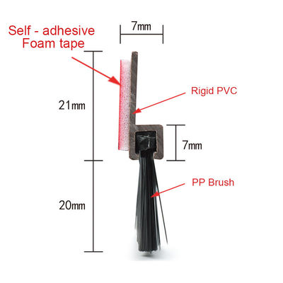 Champ en brosse flexible de porte de porte de bande inférieure auto-adhésive de joint